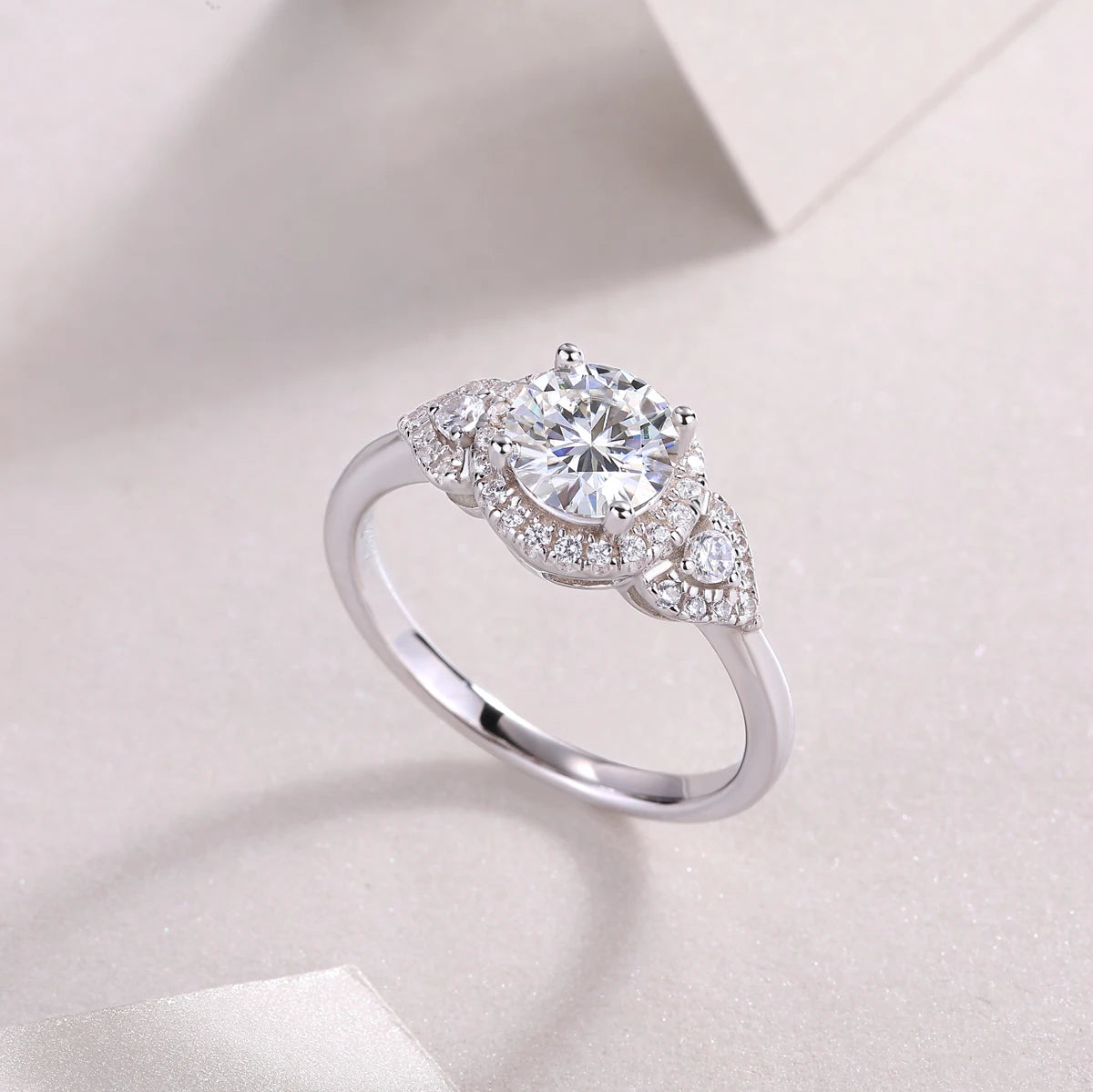 Luxury Diamond Wedding Ring Moissanite Silver Band For Women