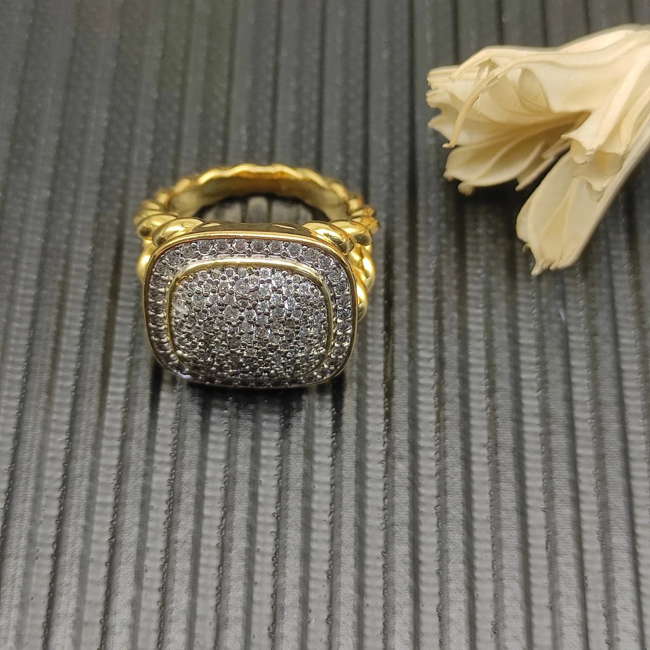 Rings None Collection Zircon