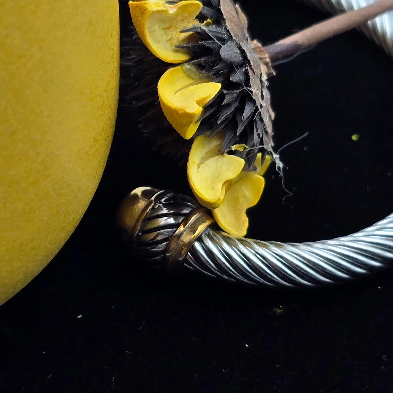 Bracelet Two-Tone Open Twisted Rope