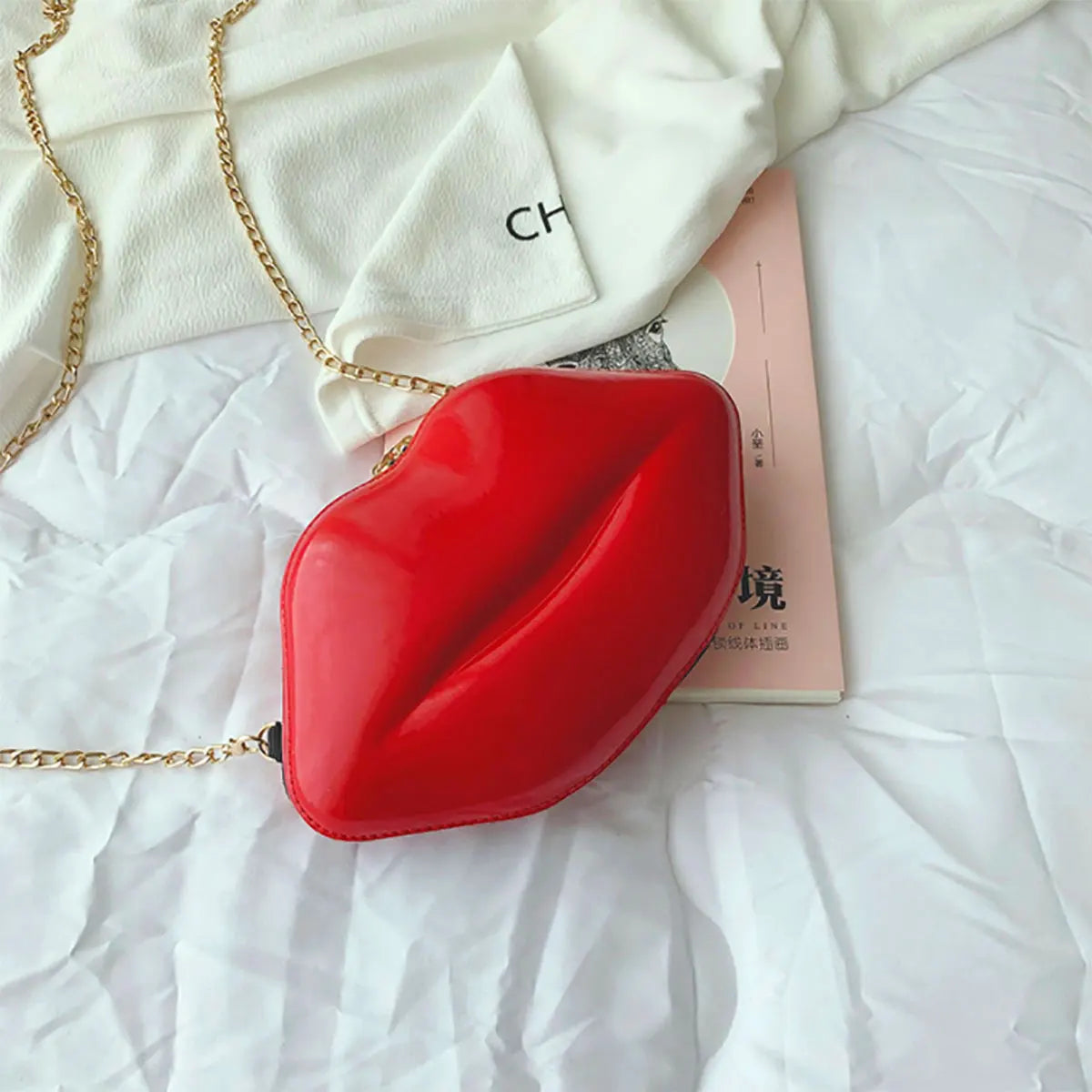 Shoulder Bag Red Lip Shaped Chain