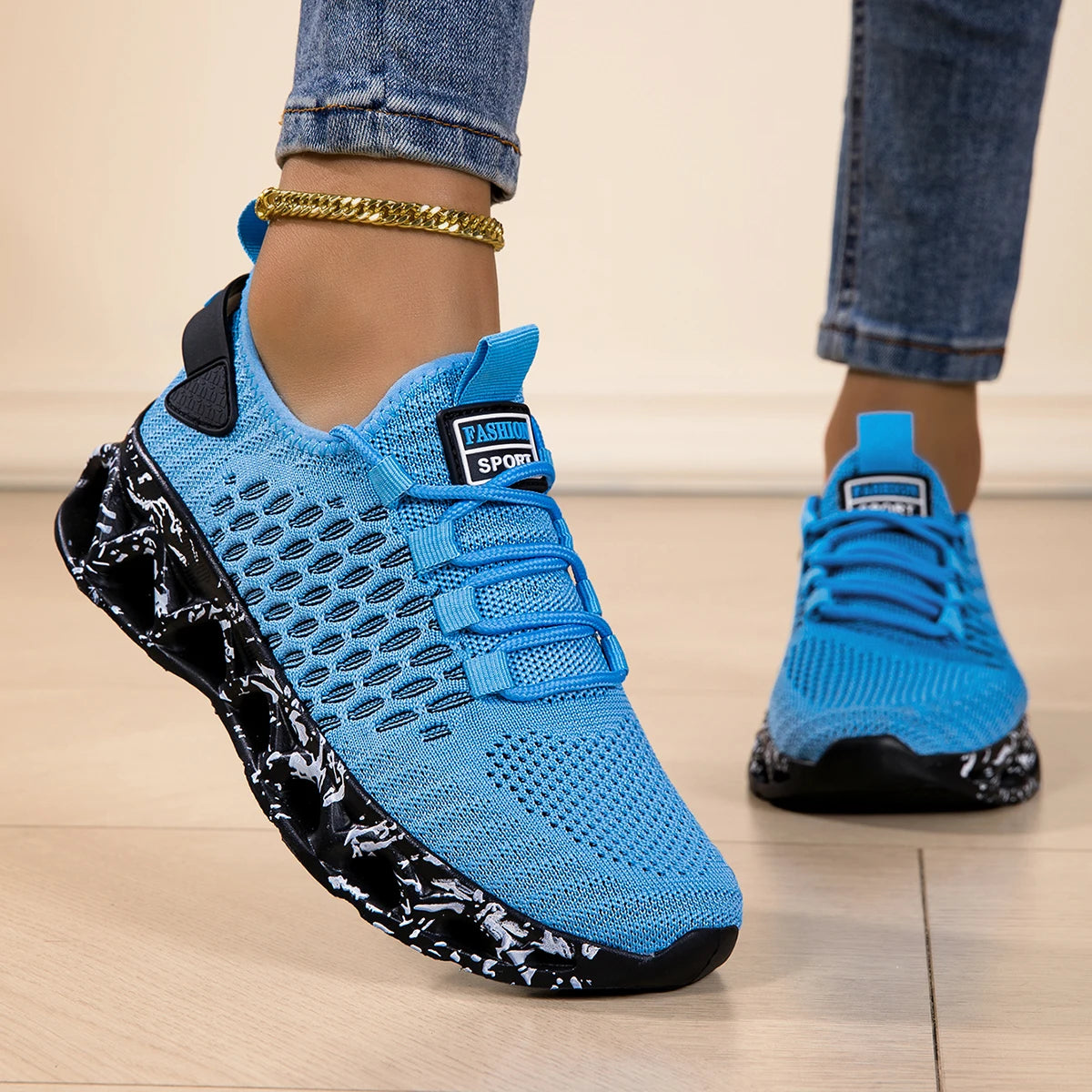 Running Shoes With Breathable Mesh Upper