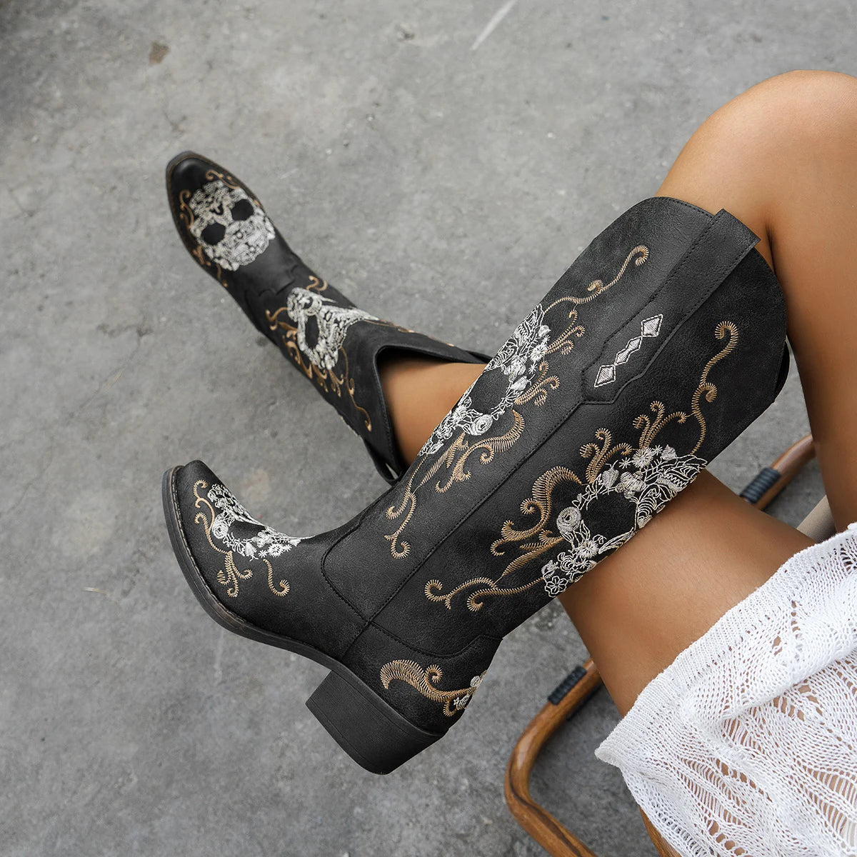 Women's Embroidered Skull Western Boots