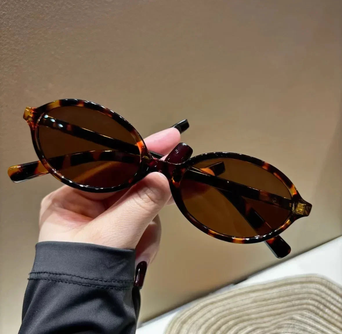 Sunglasses Shuku Oval Frame UV400