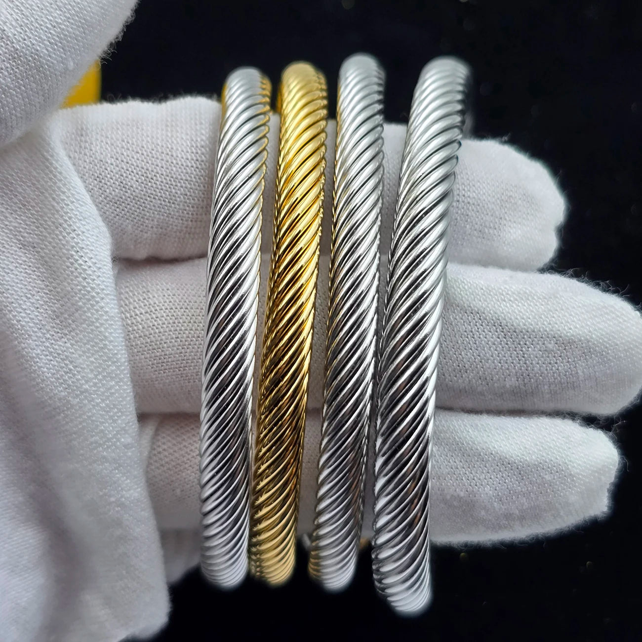 Bracelet Two-Tone Open Twisted Rope