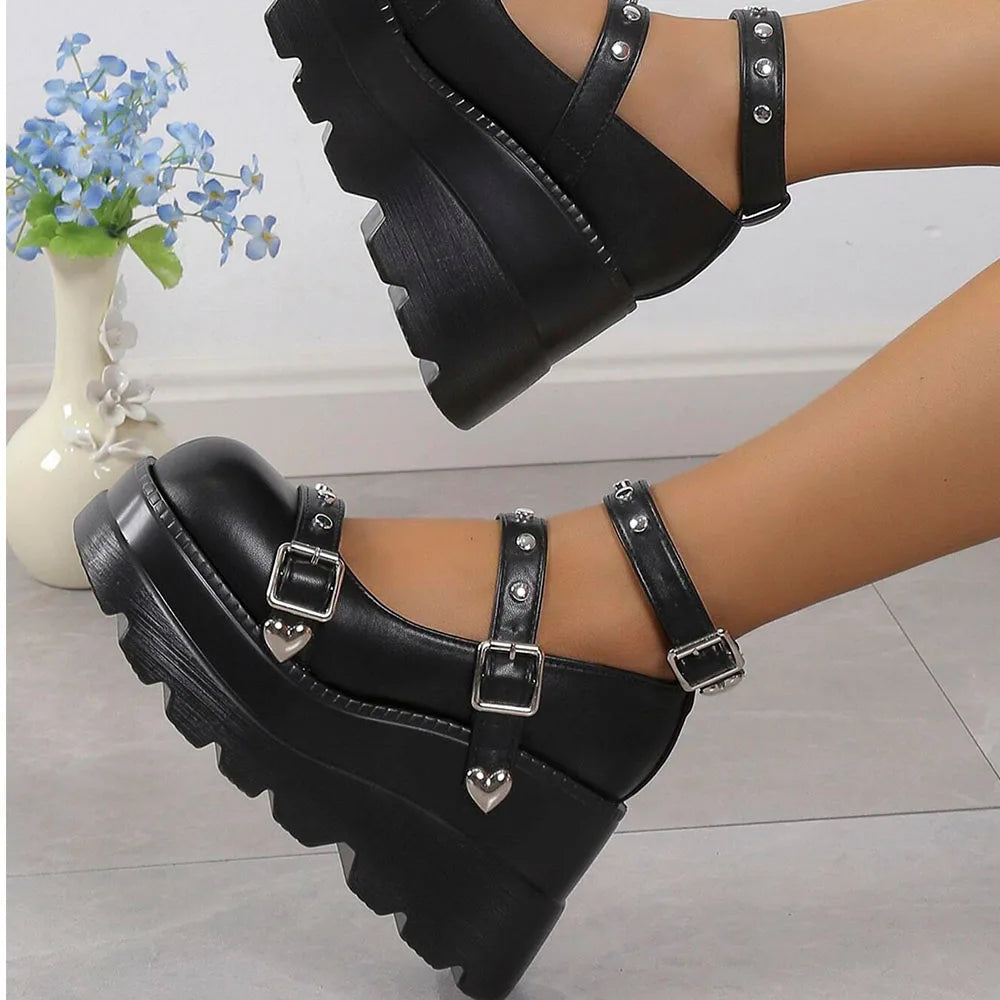 Pumps With Buckle Studded Round Toe