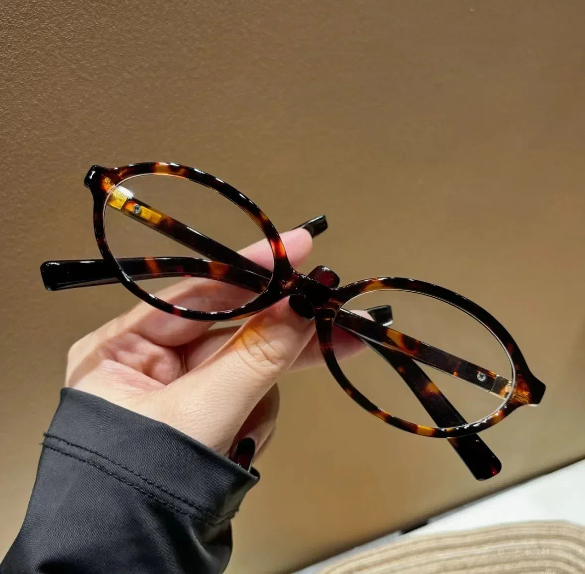 Sunglasses Shuku Oval Frame UV400
