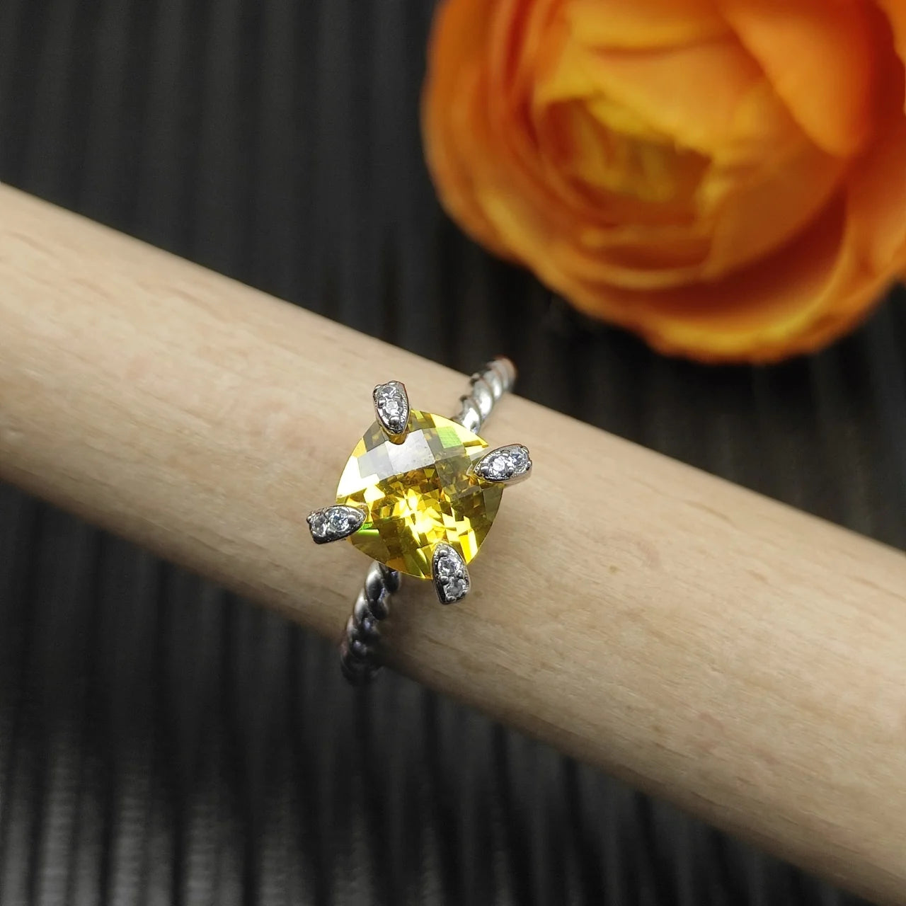 Rings None Collection Zircon