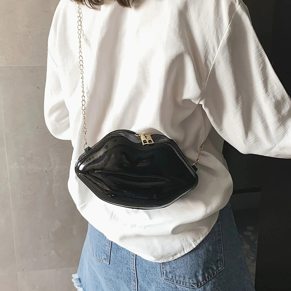 Shoulder Bag Red Lip Shaped Chain