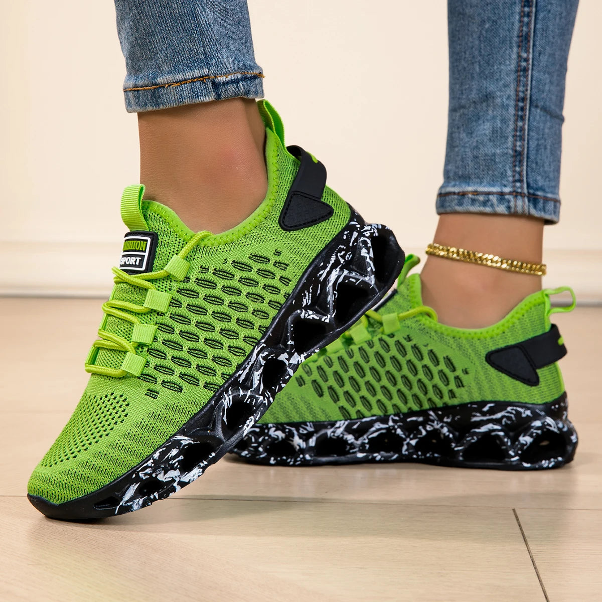 Running Shoes With Breathable Mesh Upper
