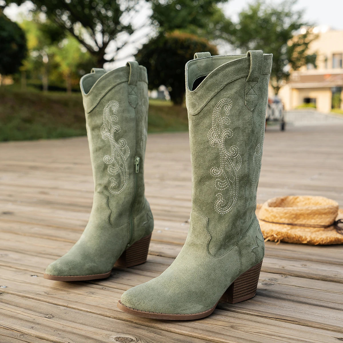 Women's Cowboy Boots with Exquisite Embroidery  Western