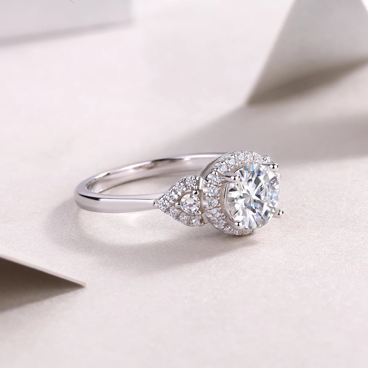 Luxury Diamond Wedding Ring Moissanite Silver Band For Women
