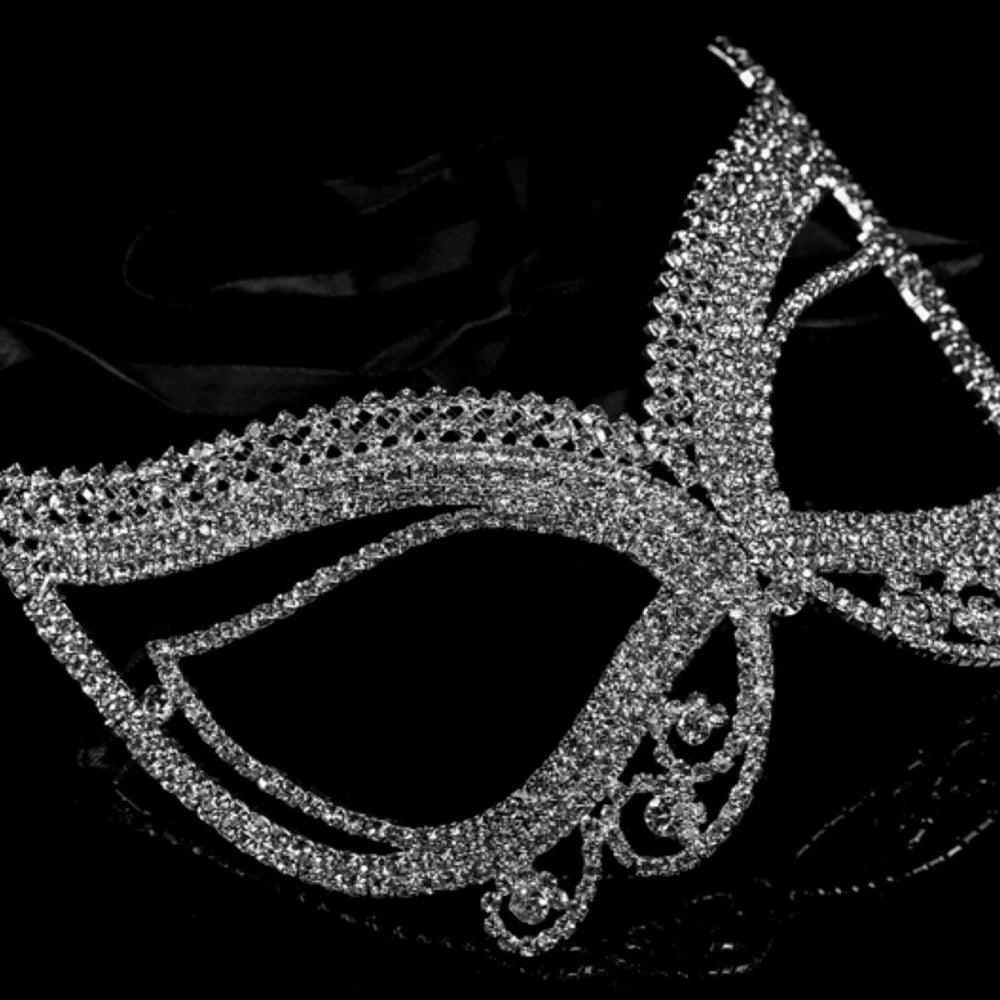 Cosplay Rhinestone Half Face Carnival Mask