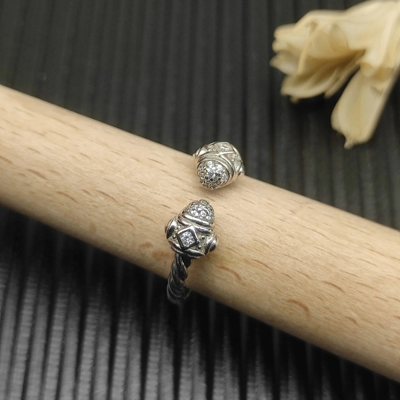 Rings None Collection Zircon