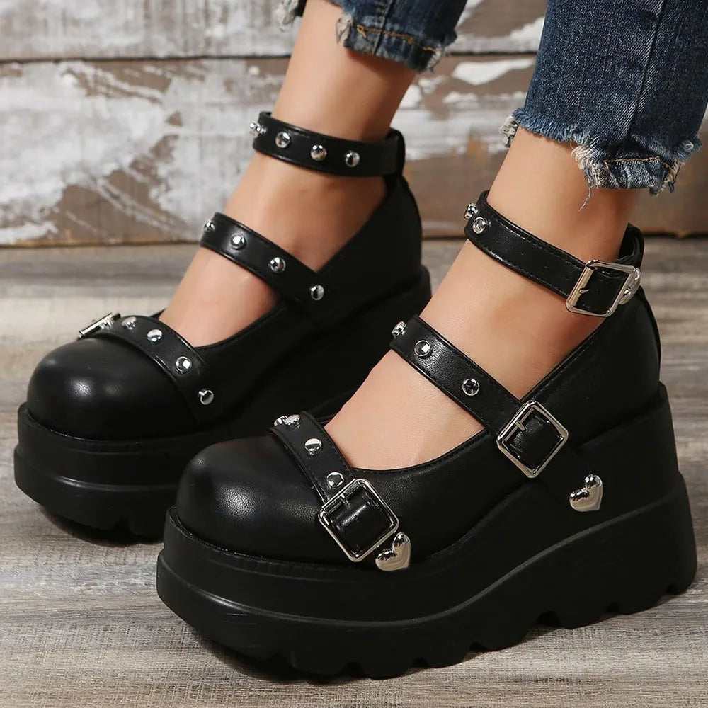 Pumps With Buckle Studded Round Toe